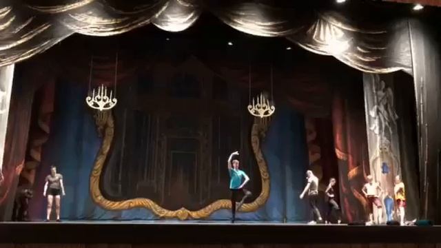 На классе Дмитрий Звонов