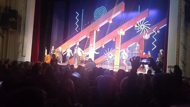 Театр им Пушкина Таланты и покойники Сергей Лазарев в главной роли.