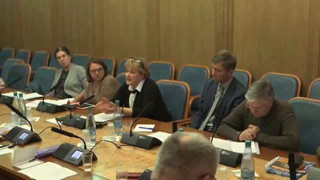 Круглый стол "Взгляд из прошлого в будущее" смотреть онлайн