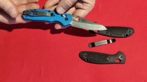 Benchmade 555 с кастомными накладками.