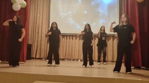 Классный Танец 9Б класс школа Москва на День Матери 2024.