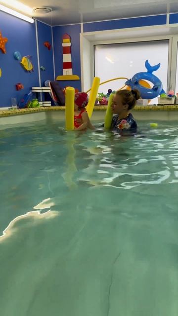 Плавание в бассейне на коне #дети #продетей #уля #shortvideo смотреть онлайн