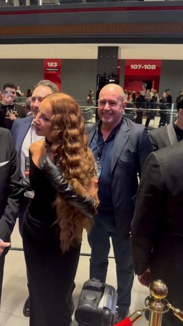 Анна Асти с мужем, но держится за руку Игоря Крутого, с? смотреть онлайн