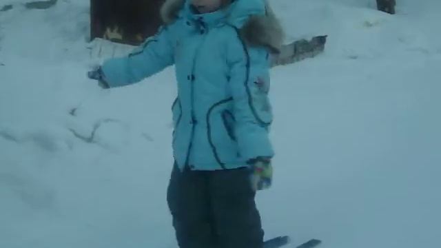 Падение Нелли на лыжах смотреть онлайн