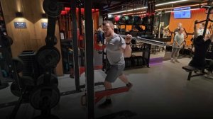 Выпады со штангой на ягодицы: техника выполнения упра?