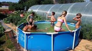 Купание в бассейне .Семеро детей😍