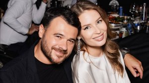 Эмина и Алену Гаврилову в бассейне на курорте сняли на видео