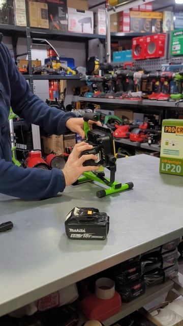 Акумуляторний -мережевий Ліхтар/ Прожектор ProCraft LP20 / А? смотреть онлайн