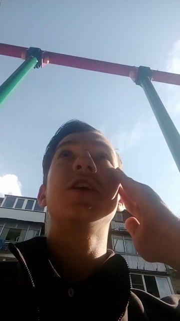 свет отрубили сижу потею на детской площадке( смотреть онлайн