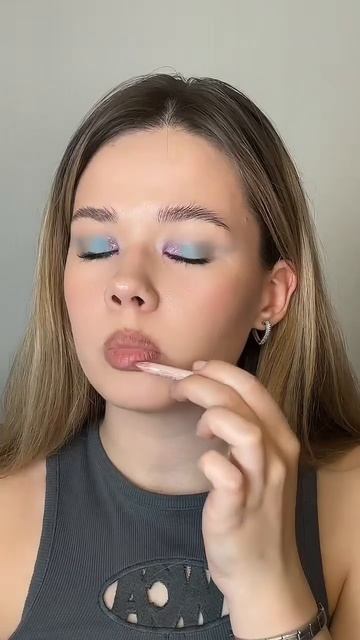 Блеск от clarins #рек #макияж #обзор #мейк #makeuptutorial #clarins смотреть онлайн