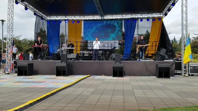 Я без Тебе безсилий Господь - Олег Майовський & Crossroads смотреть онлайн