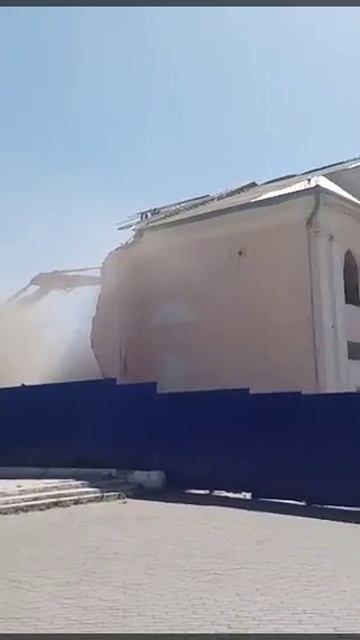 Как сносили в Улан-Удэ кинотеатр Октябрь смотреть онлайн