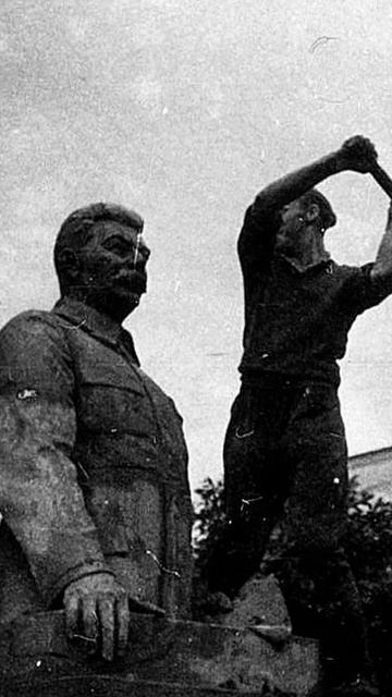 Почему нет памятников Сталину? смотреть онлайн