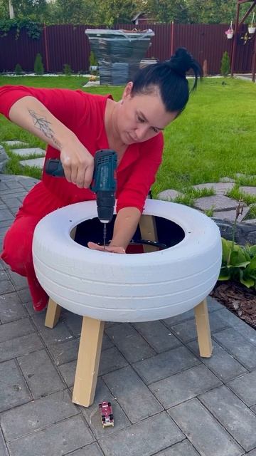 Сделала горшок для цветов из шины