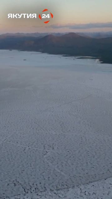 Красота загадочного озера Лабынкыр #якутия смотреть онлайн