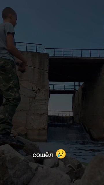 поклевки каждый заброс, рыбалка на ультралайт смотреть онлайн