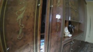 После замены петель двери закрываются плавно и без стука.