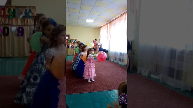 Самые красивые принцессы радуют нас своими талантами смотреть онлайн