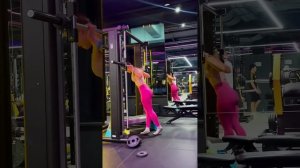 Как я усложнила выпады назад с платформы в Смите. Тепе?