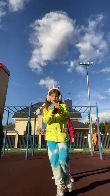 Гуляю😋 #прогулка #shorts #тренды #танцы #дача #соковыжима? смотреть онлайн