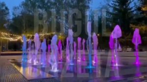В центре уже работают фонтаны. Лето близко