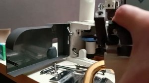 Aurora 801 замена подающего ролика | Changing roler Aurora 801 skiving machine