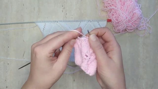 Узор спицами листья. Простой и красивый узор для джемпера и жилета.