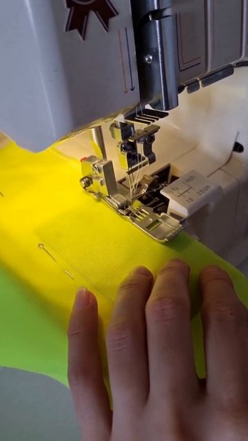 Как закончить оверлочную строчку красиво. #выкройки #о смотреть онлайн