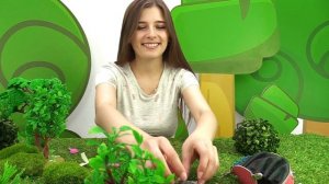 Барби готовит грибной суп в лесу. Видео для девочек.