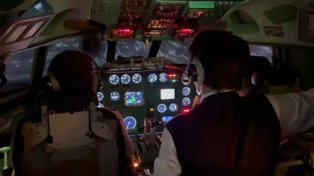 Посадка в Ульяновске на авиатренажере Ту-154, г. Королёв смотреть онлайн