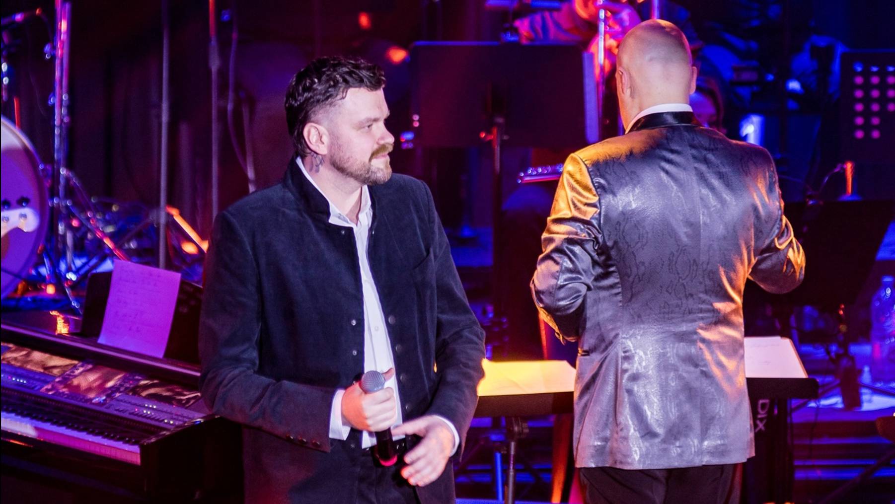 "Открою двери" Юрий Душаков (муз.А.Добронравов; сл.Е.Рогов)