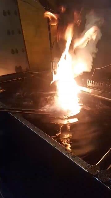 Закалка топора #топор #timbersports #handmade #топорринг #петрогр смотреть онлайн