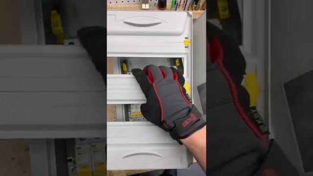 ЩР 40А 11 групп IEK IP31 - щит распределительный