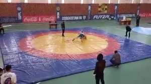 Вольная борьба зрелишная  схватка борцов (Часть 1)