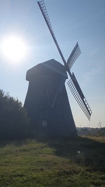 Ветряная мельница в Германии смотреть онлайн