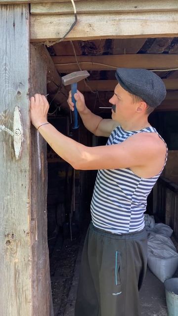 Батя Витя долбить молотком смотреть онлайн