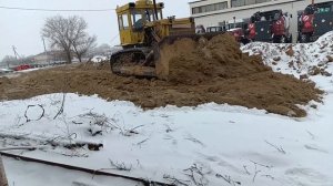 Планирование грунта на бульдозере ЧТЗ Т-130...