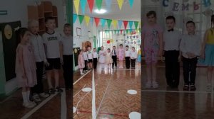 Песня ко Дню семьи "Счастливая семья", муз. и сл. Е.Обухо