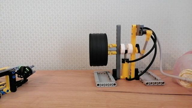 обзор на развал на передний мост и мотор на сжатом воздухе из лего техник поршней. смотреть онлайн