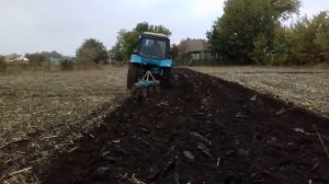 ТРАКТОР МТЗ 82 ПЛУГ ПЛН 3.30 СКОРОСНАЯ ПАХОТА