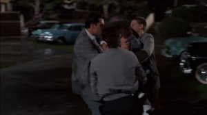 Назад в будущее: Джордж спасает Лоррейн от Биффа в маш?