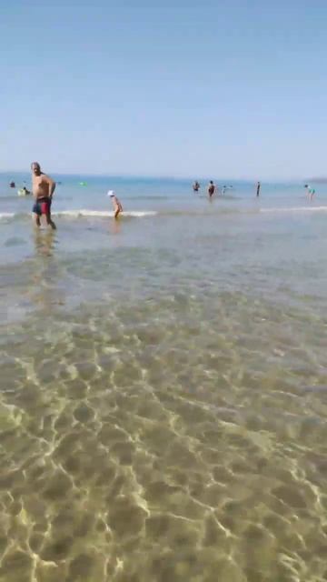 #лермонтово/Обстановка выходного дня на пляже Золотые смотреть онлайн