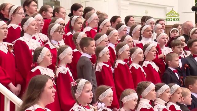 Масштабный концерт, посвященный 80-летию Великой Победы, состоялся на Соборной площади в Пензе