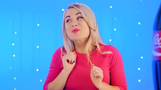 24 Часа Едим Еду Одного Цвета Челлендж | Смешные Cитуаци смотреть онлайн