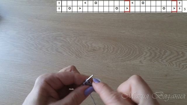 Нежный узор с листьями