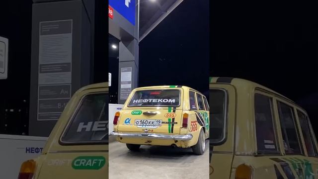 Дрифт на ВАЗ 2102 на заправке Нефтеком