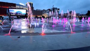 Фонтан на эспланаде Перми гармония музыки и света