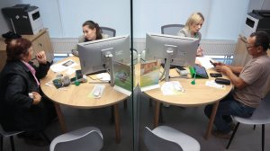 В экстренных ситуациях: банки стали требовать от клиентов приходить в офис с родными