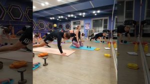 жиросжигающая тренировка силовая и кардио. табата . с Ксенией Полтарабатько и Ко))