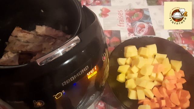 Тушеная картошка с мясом свинины в мультиварке смотреть онлайн